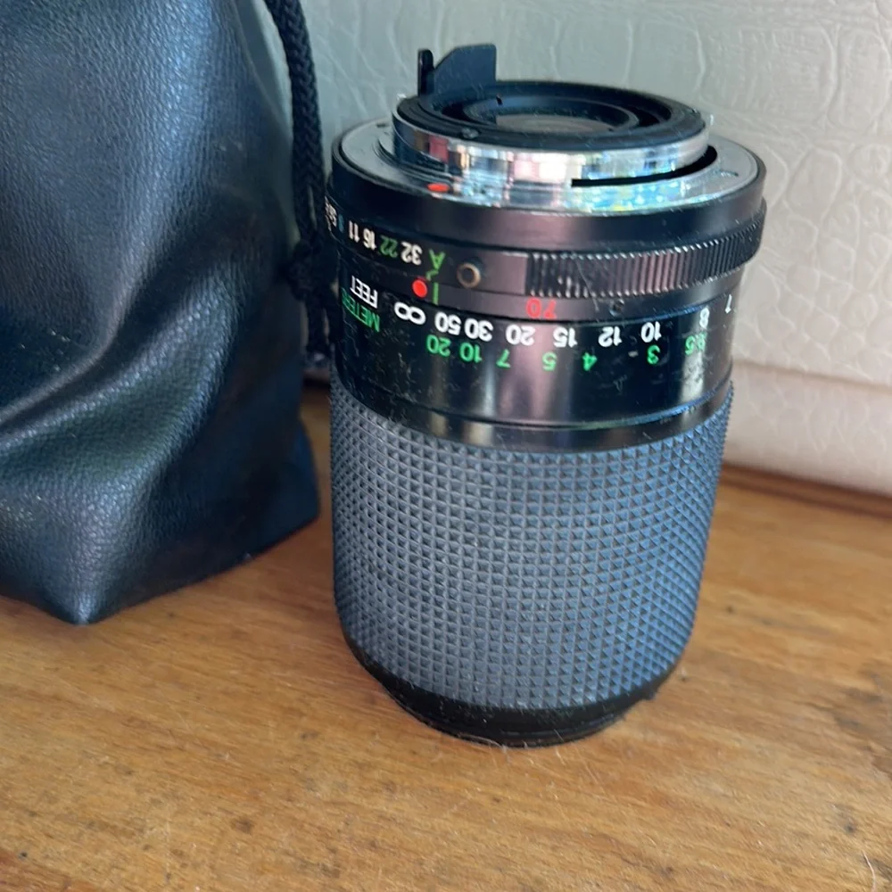 Vivitar macro focusing zoom lens 70-120mm in excellent condition